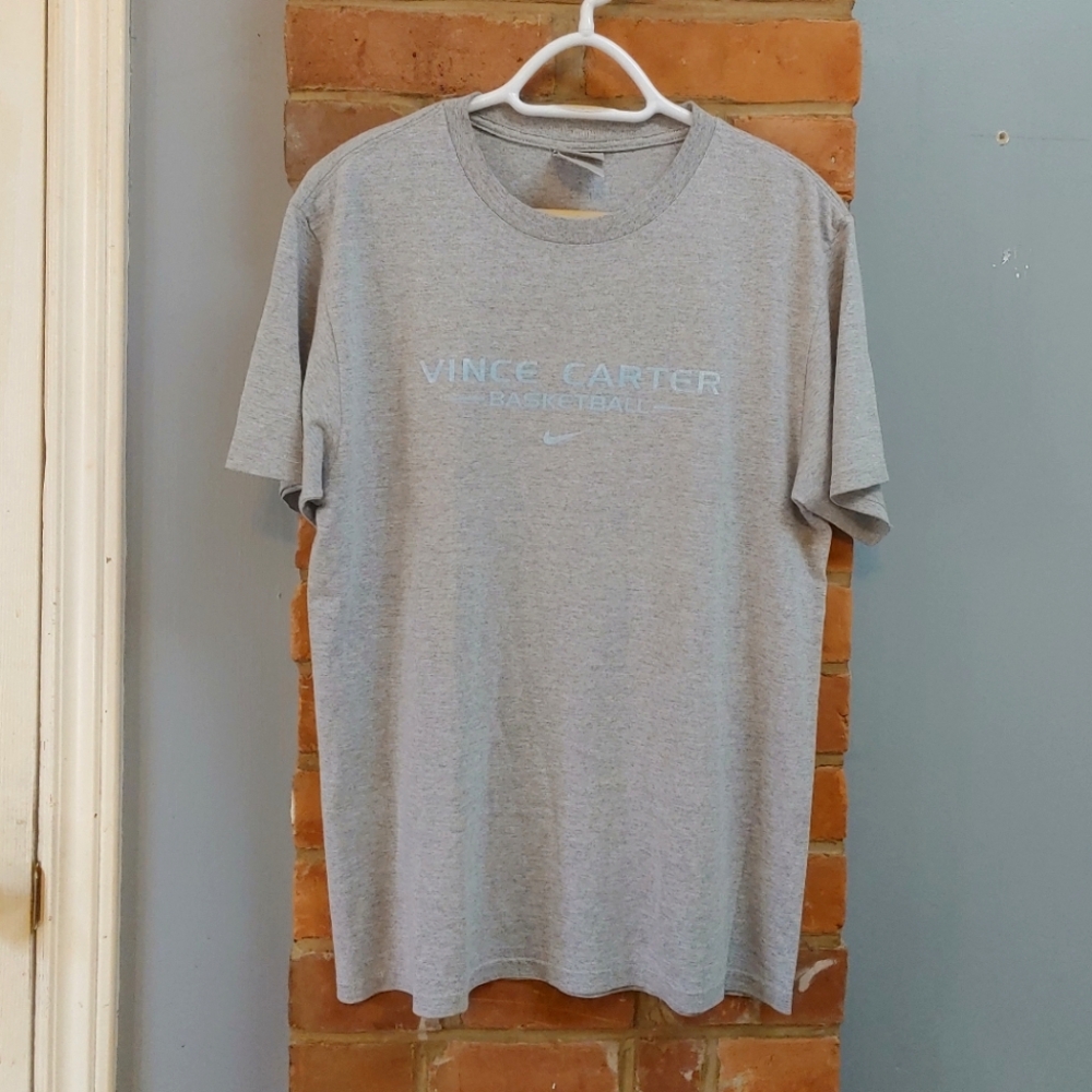 Vintage Nike Vince Carter Basketball Grey T-shirt Size Small Made in Canada